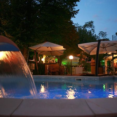 Hotel Bengasi Rímini Exterior foto