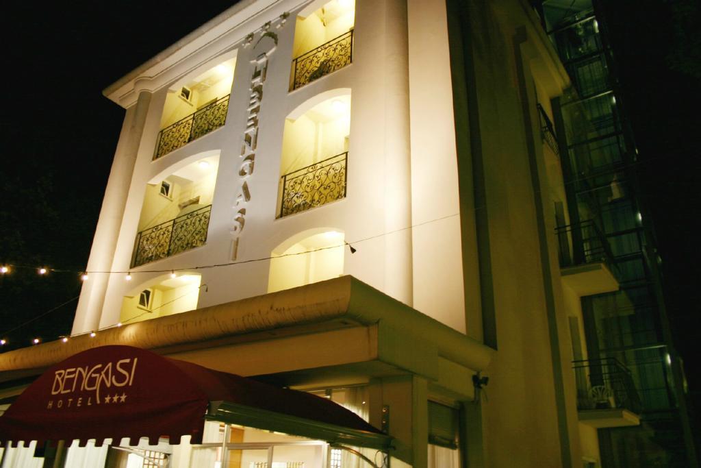 Hotel Bengasi Rímini Exterior foto