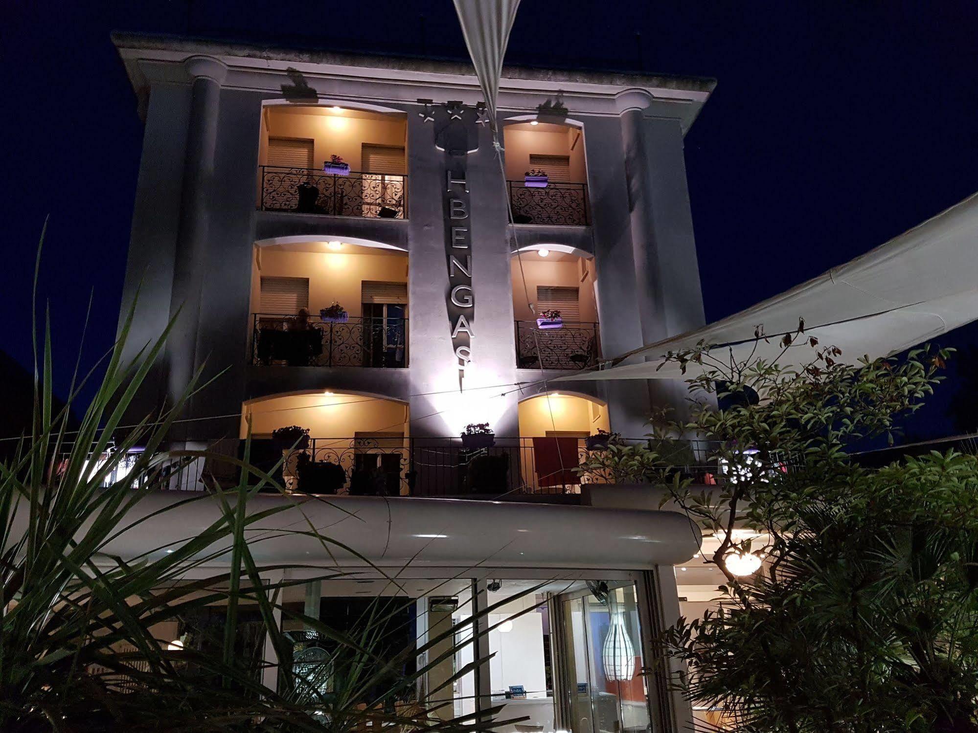 Hotel Bengasi Rímini Exterior foto